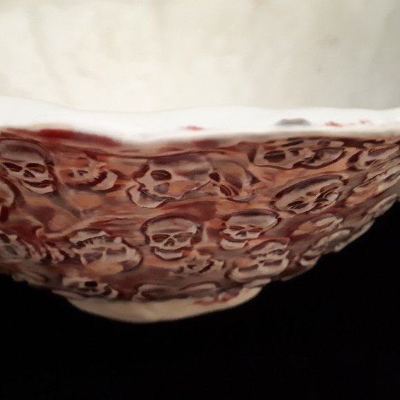 Handbuilt OOAK Skull Bowl - Food safe - Picture 8 of 8